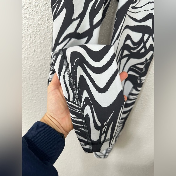 Lululemon Swift Speed High-Rise Tight 28" Leggings Size 4 - Picture 8 of 12